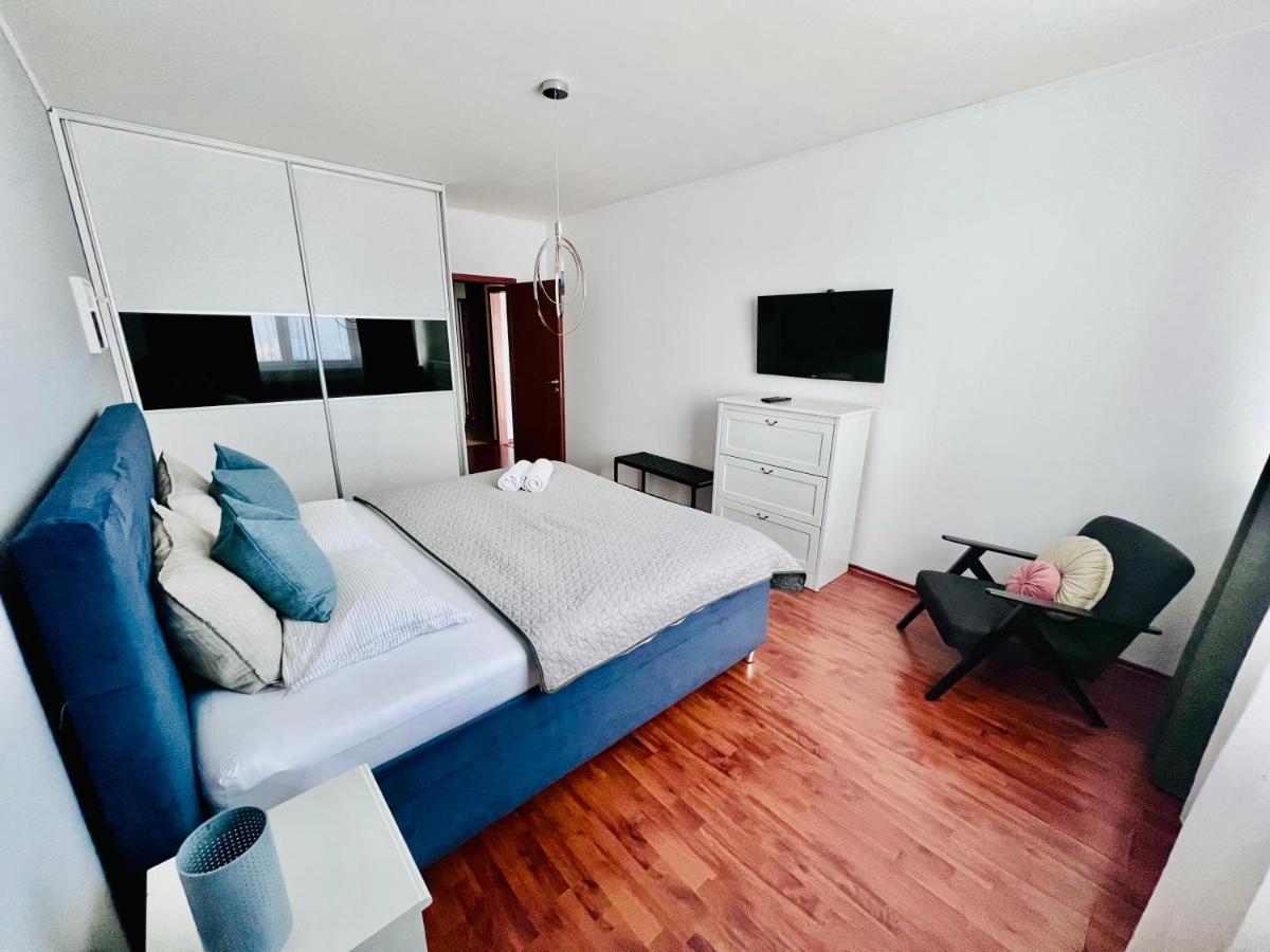 Bl Luxury Apartment, 24Hr Self Check-In, Free Private Garage Parking, Panoramic Views From Balcony, 5 Minute Walk To City Center Банска-Бистрица Экстерьер фото