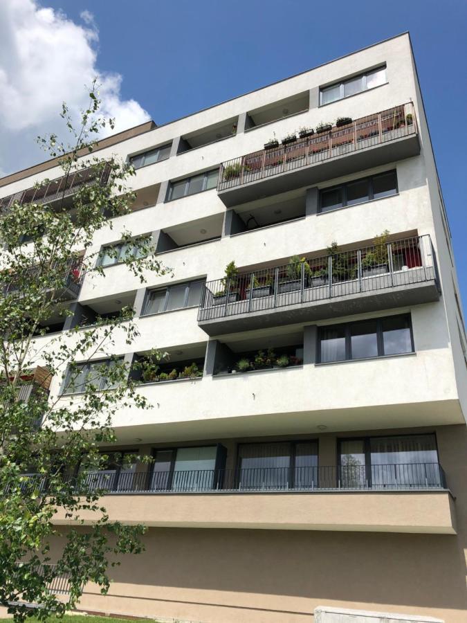 Bl Luxury Apartment, 24Hr Self Check-In, Free Private Garage Parking, Panoramic Views From Balcony, 5 Minute Walk To City Center Банска-Бистрица Экстерьер фото