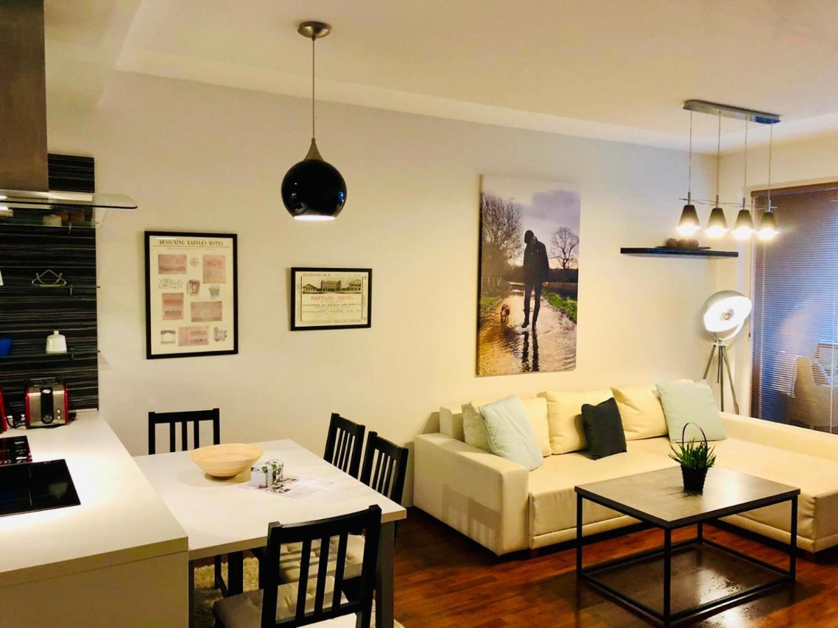Bl Luxury Apartment, 24Hr Self Check-In, Free Private Garage Parking, Panoramic Views From Balcony, 5 Minute Walk To City Center Банска-Бистрица Экстерьер фото